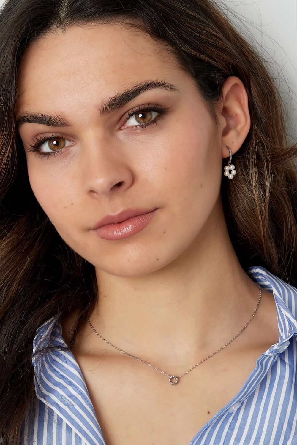 classic necklace with twisted charm h5Picture2